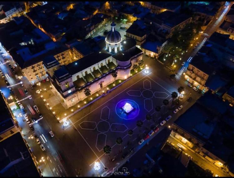 Miseria E Nobilta Hotel Giarre Bagian luar foto