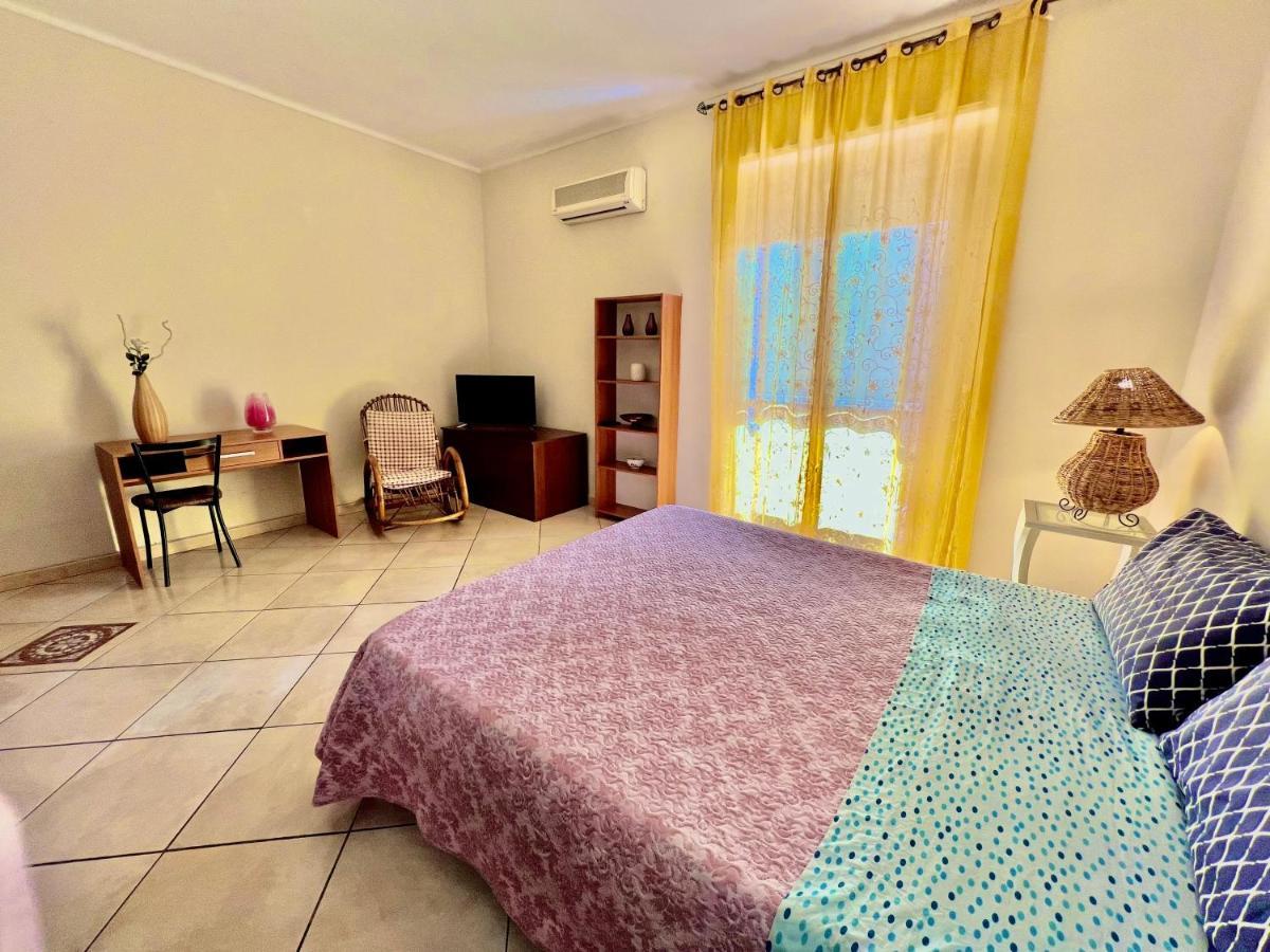 Miseria E Nobilta Hotel Giarre Bagian luar foto