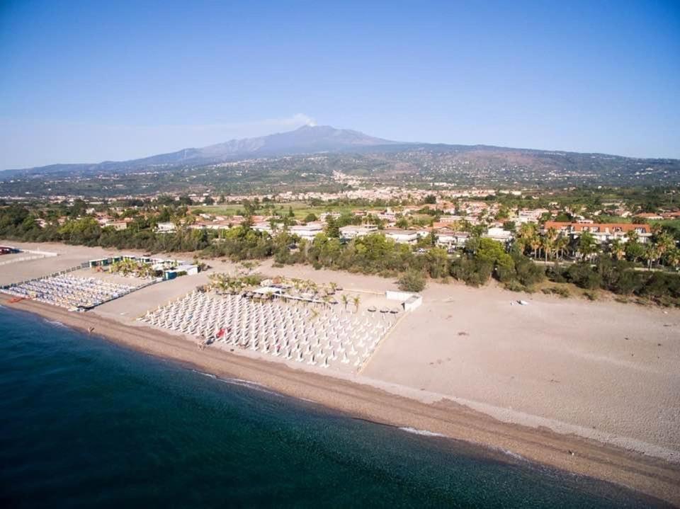 Miseria E Nobilta Hotel Giarre Bagian luar foto